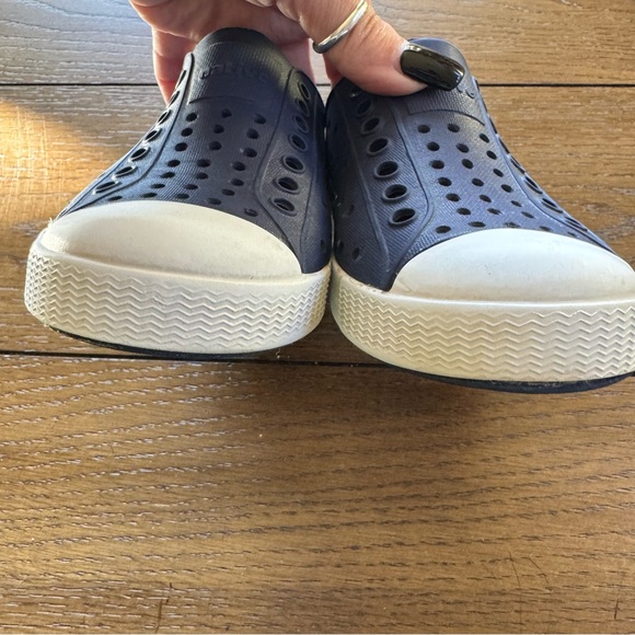 Native Navy/White Shoes, Size C9 - Picture 5 of 9